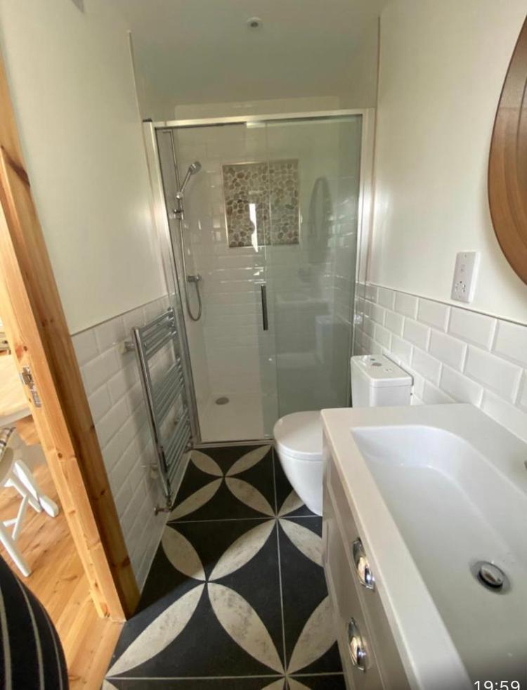 City Central Quiet Garden Apartment With Free Parking インヴァネス エクステリア 写真