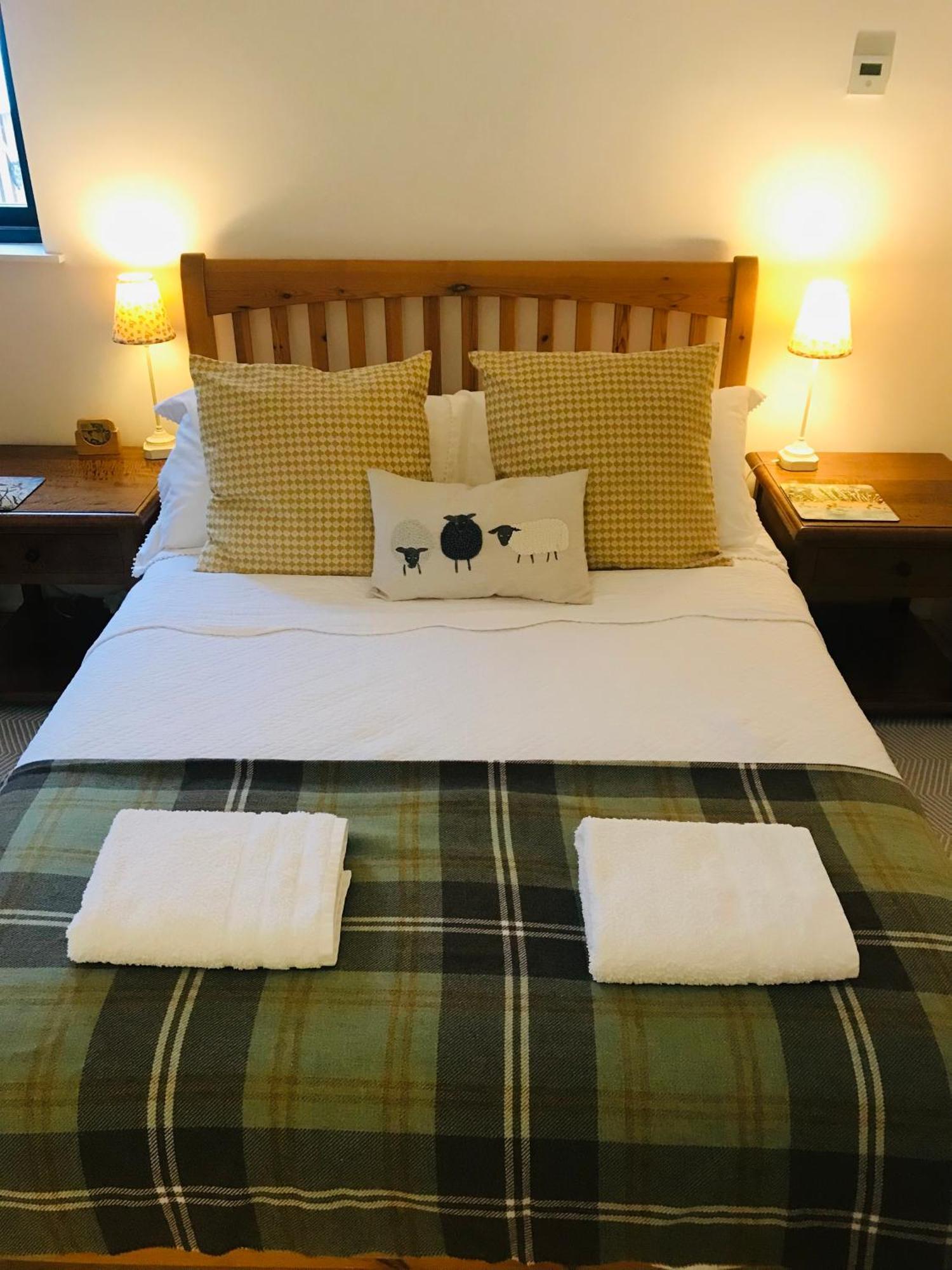 City Central Quiet Garden Apartment With Free Parking インヴァネス エクステリア 写真